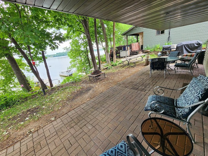 Oak Hollow Resort | Seasonal RV Park & Vacation Cabin Rentals | Pontoon Boat Rentals