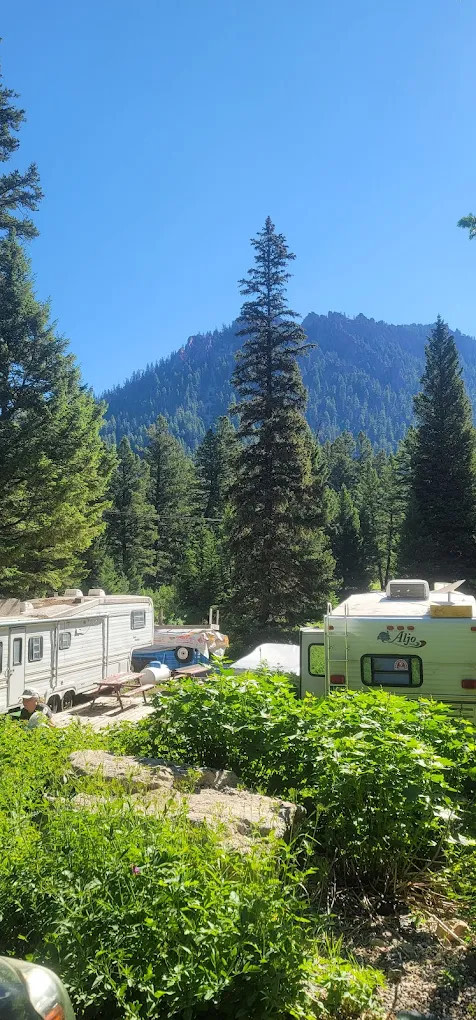 Campfire Lodge Resort