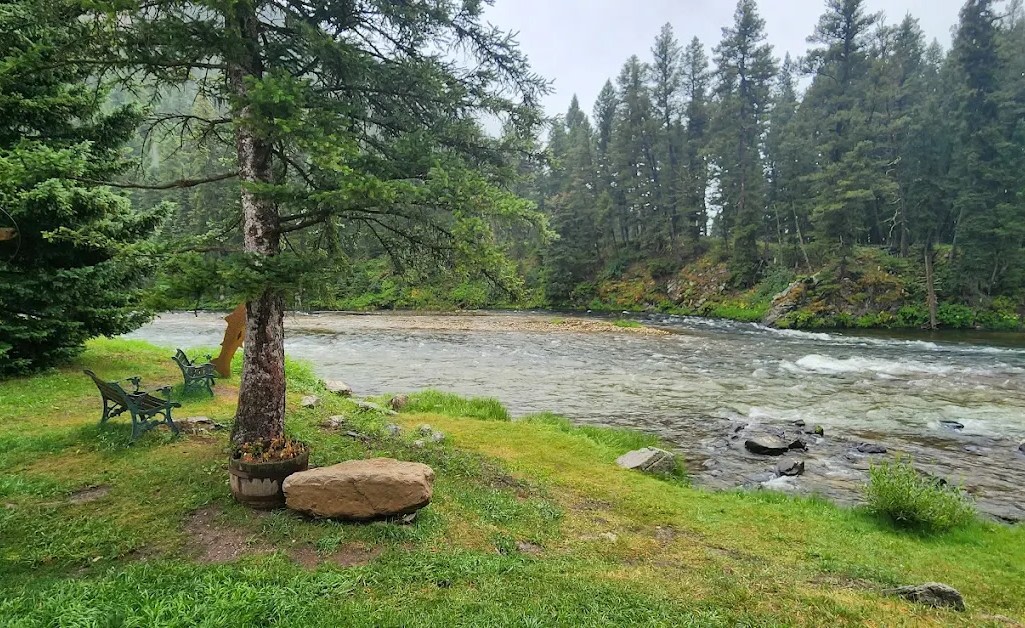 Campfire Lodge Resort
