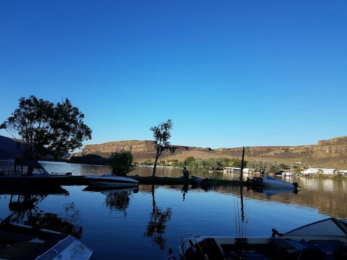 Blue Lake Resort