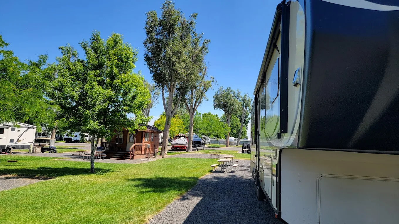 O'Sullivan Sportsman Resort