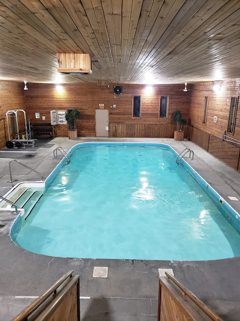 Edgewater Inn And RV Park