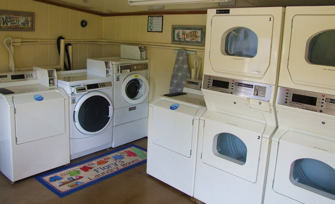Flory's Cottages & Camping