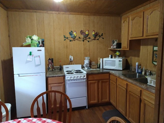 Mammoth Cave BaseCamp - Cabins and Glampground