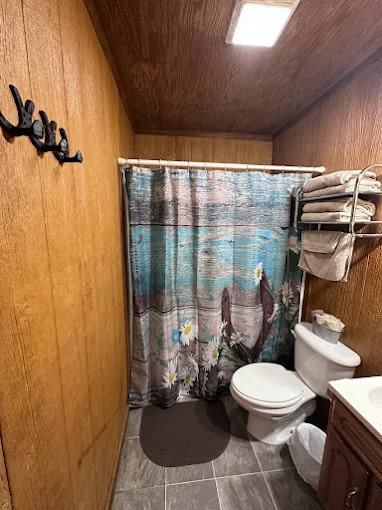 Mammoth Cave BaseCamp - Cabins and Glampground