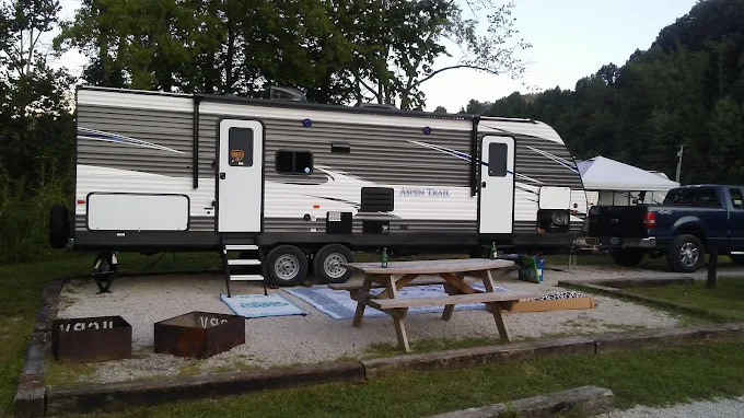 4 Guys RV Park at the Gorge