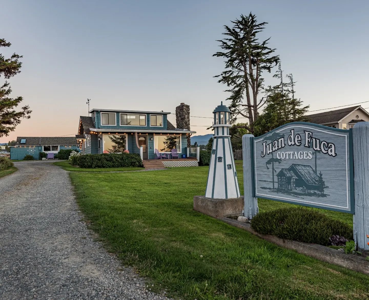 Juan Fuca Waterfront Hotel Cottage