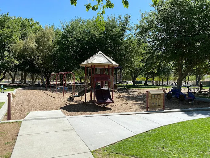 Hesperia Lake Park