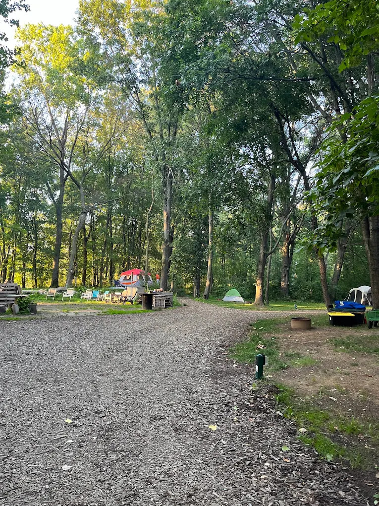 Camp Boomerang RV Park and Campground, llc