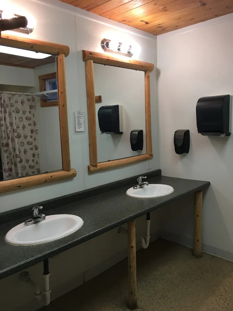 Whispering Oaks Campground