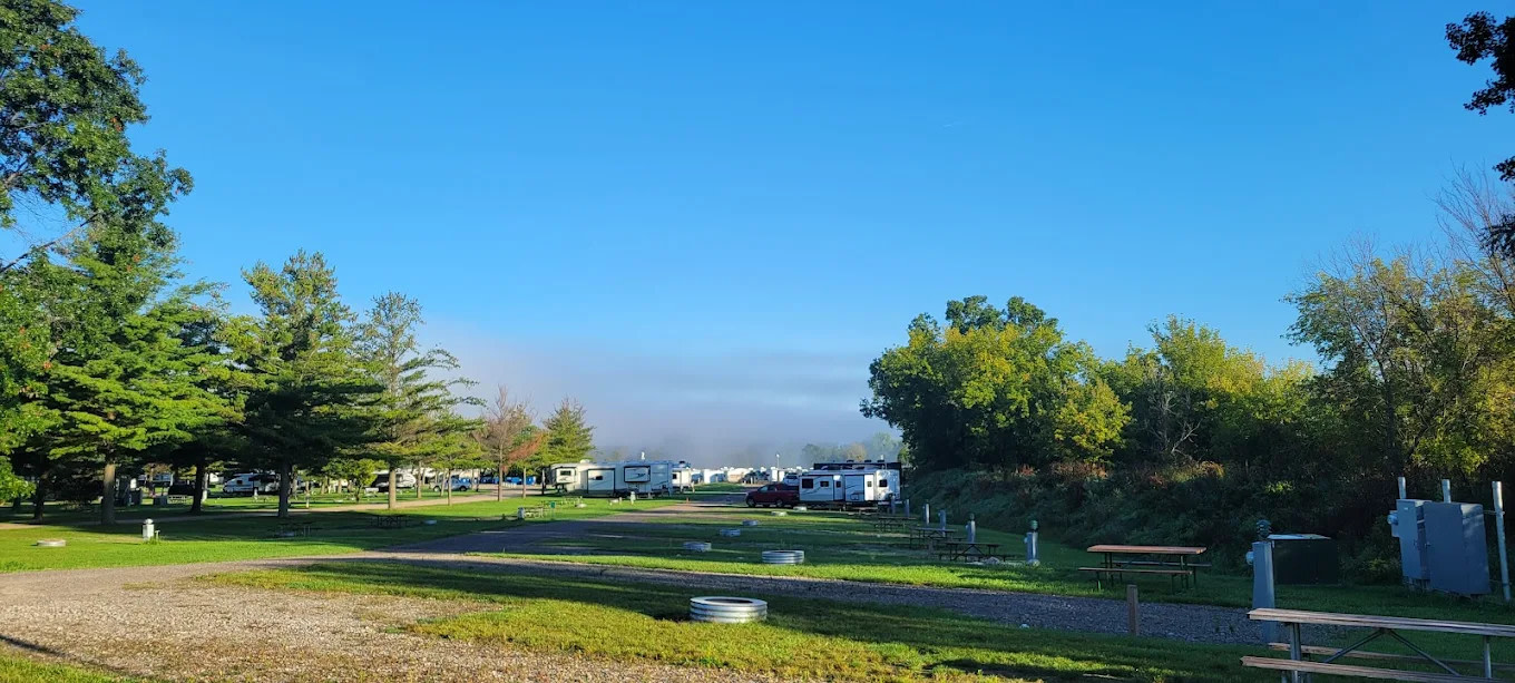 Waldenwoods Resort: Camping and Cottages