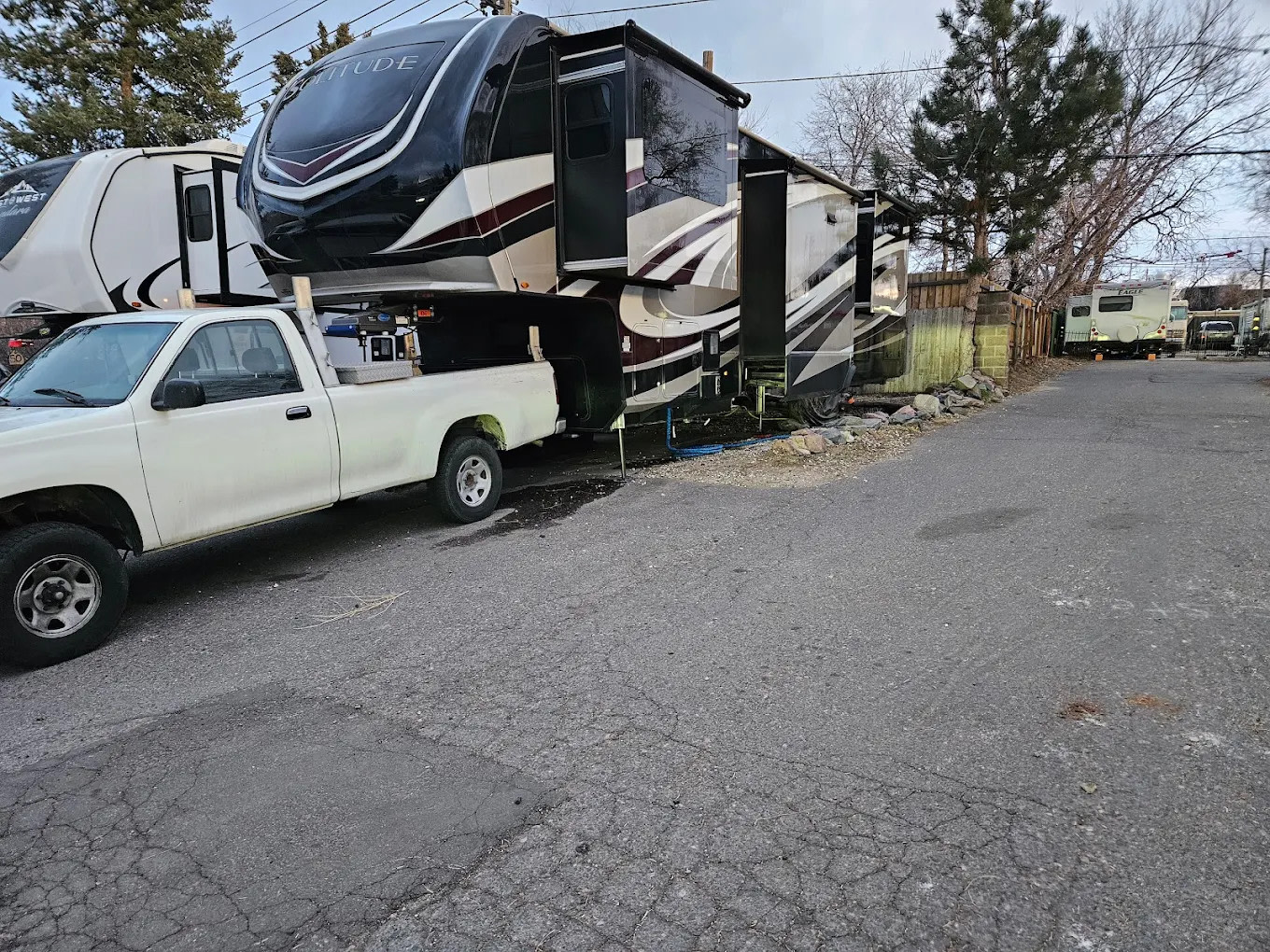 Delux RV And Motel
