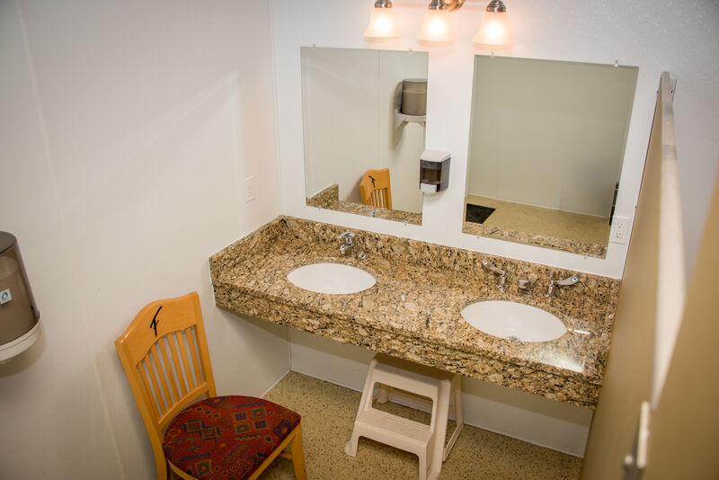 Mountain Landing Suites & RV Park