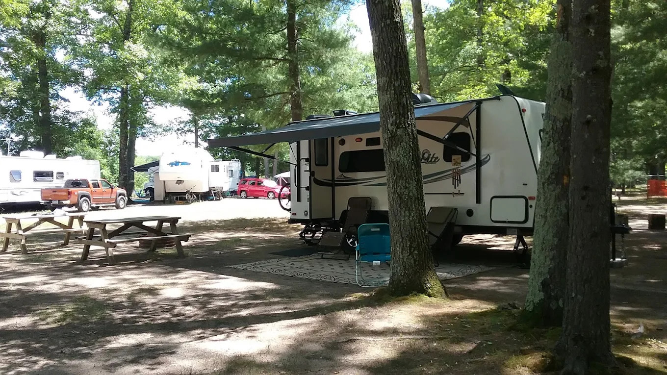 Pickerel Lakeside Campground
