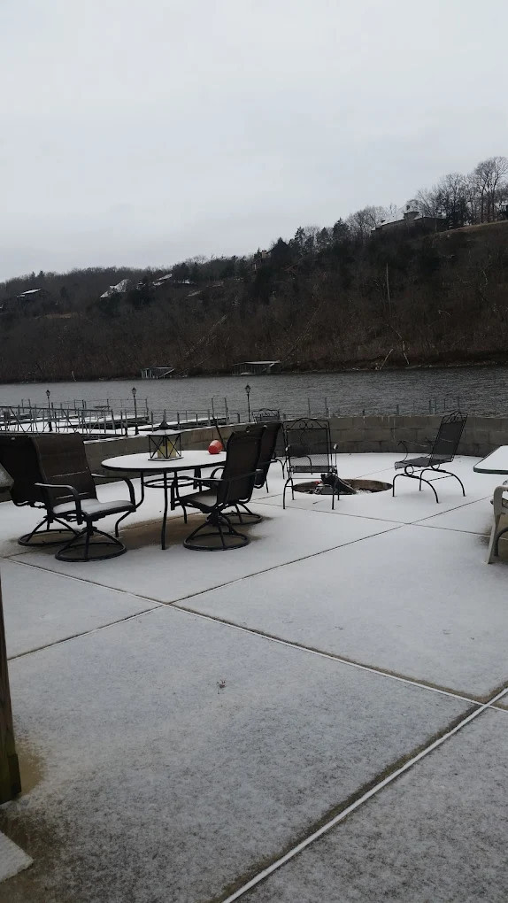 Taneycomo Lakefront Resort and RV park