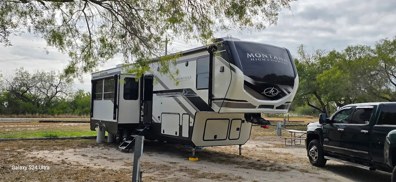 Reba's Rock and Rose RV Park