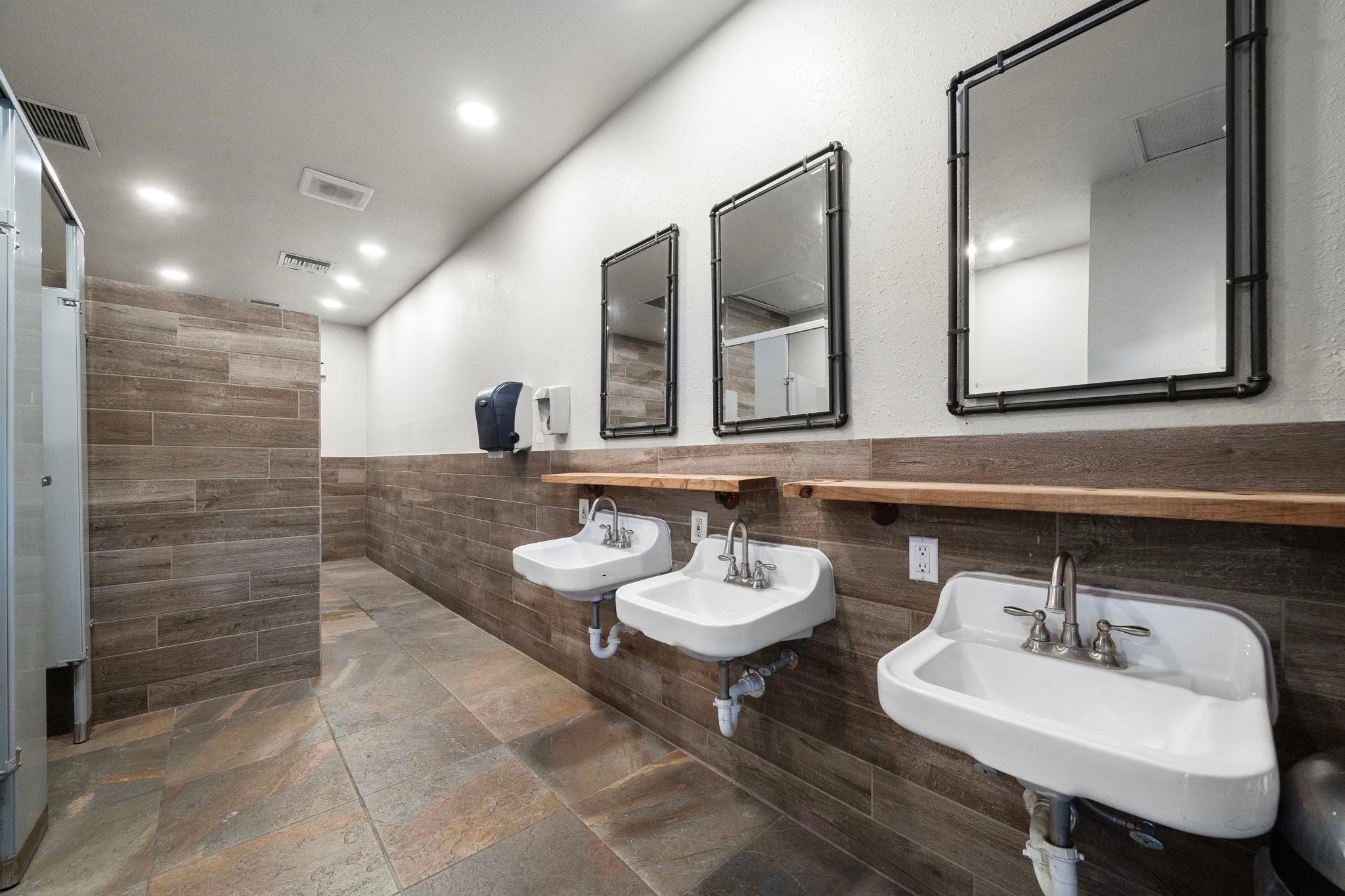 Admiralty QRV Resort