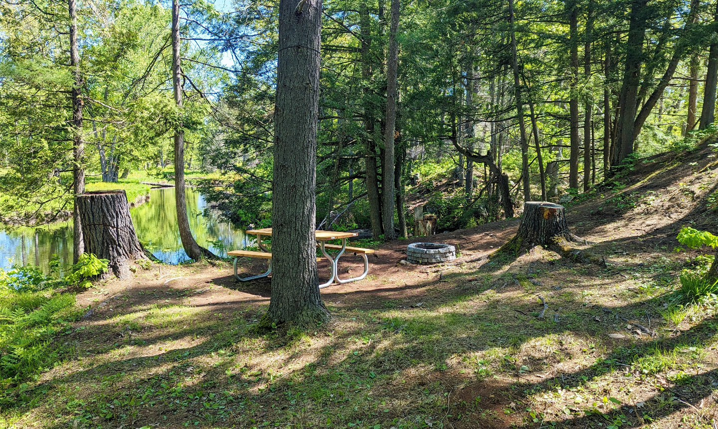 Roots RV Resorts - Stoney Lake