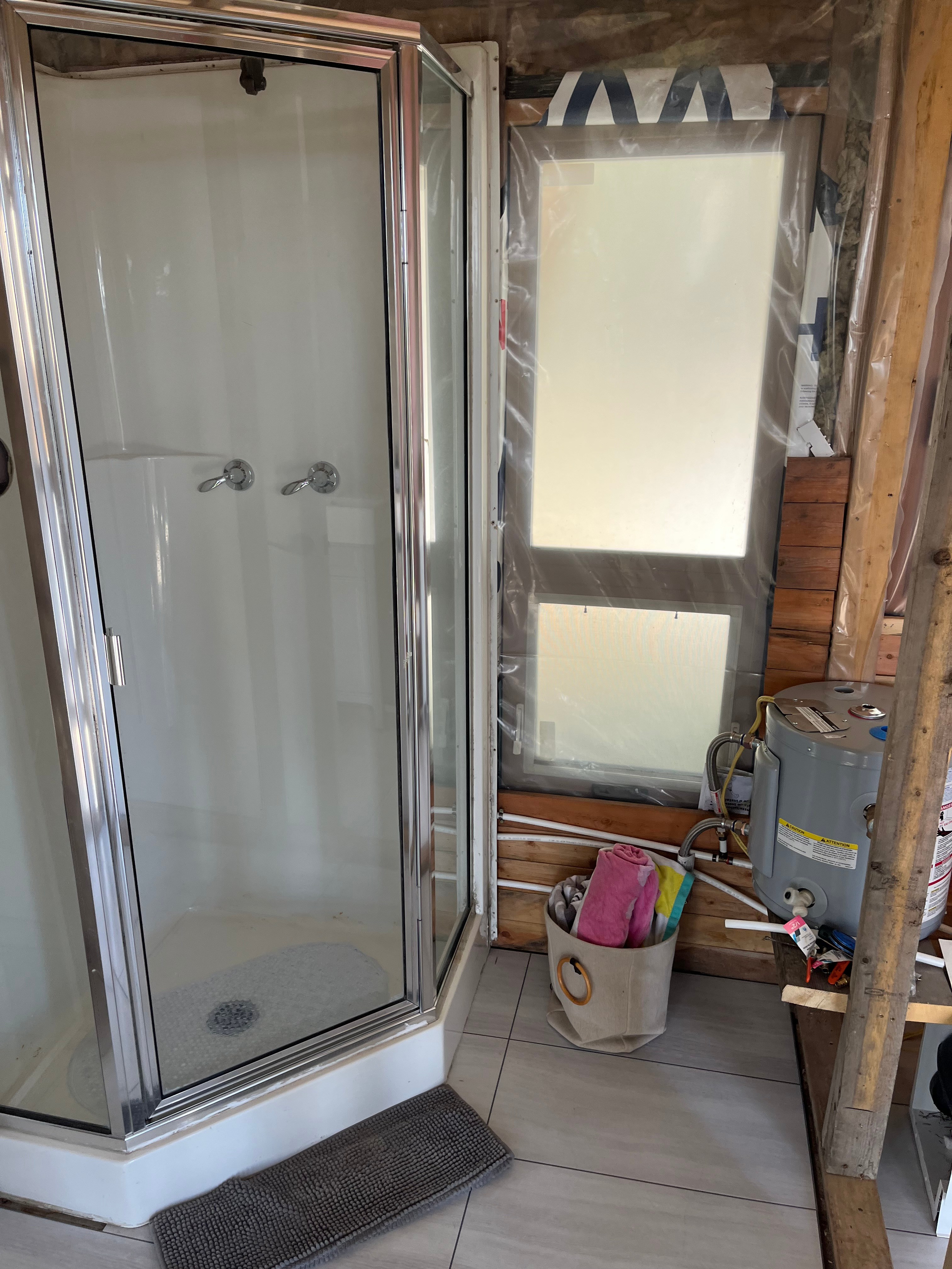 Shower room, hot water - still need to finish construction but usable 