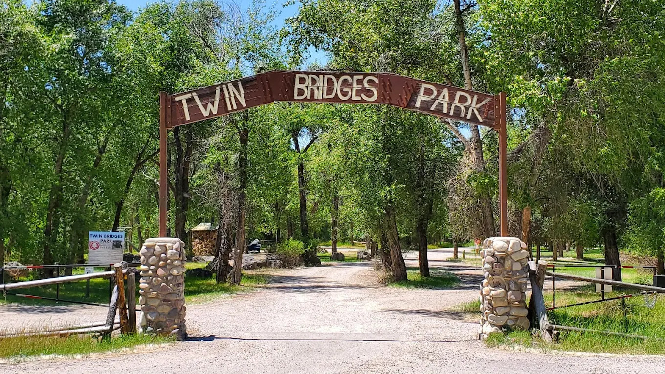 Twin Bridges Campground
