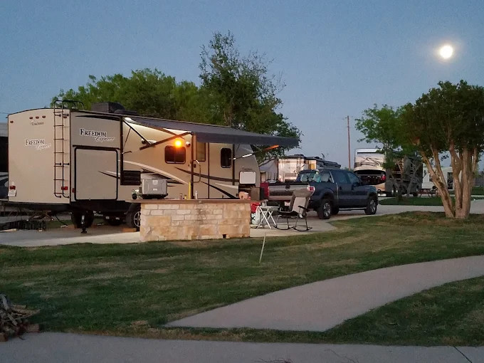 Lake Falling Star RV Resort