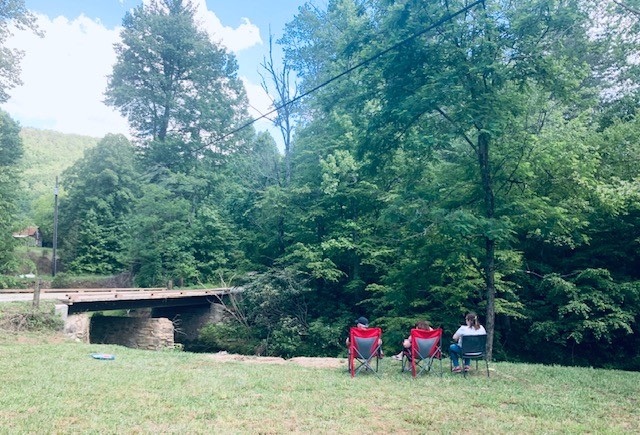 Riverside Wanderer Hideaway