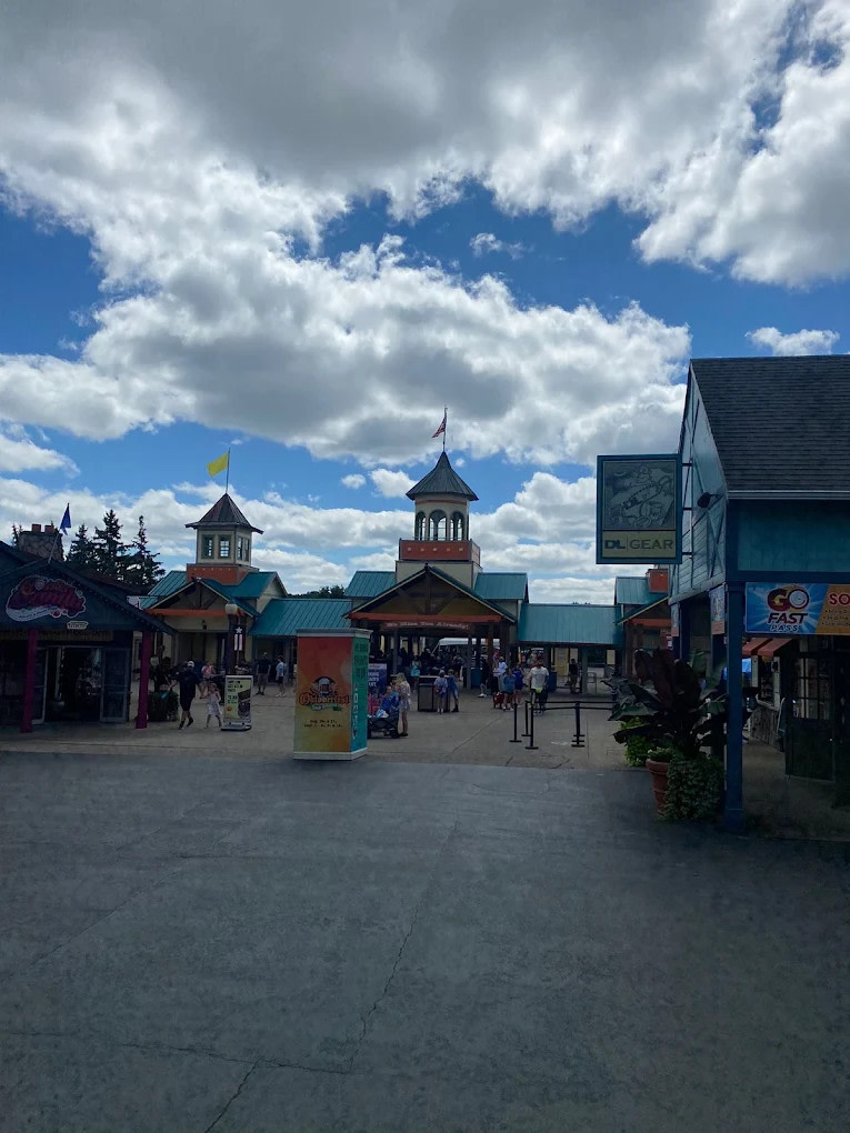 Six Flags Darien Lake Hotel & Campground