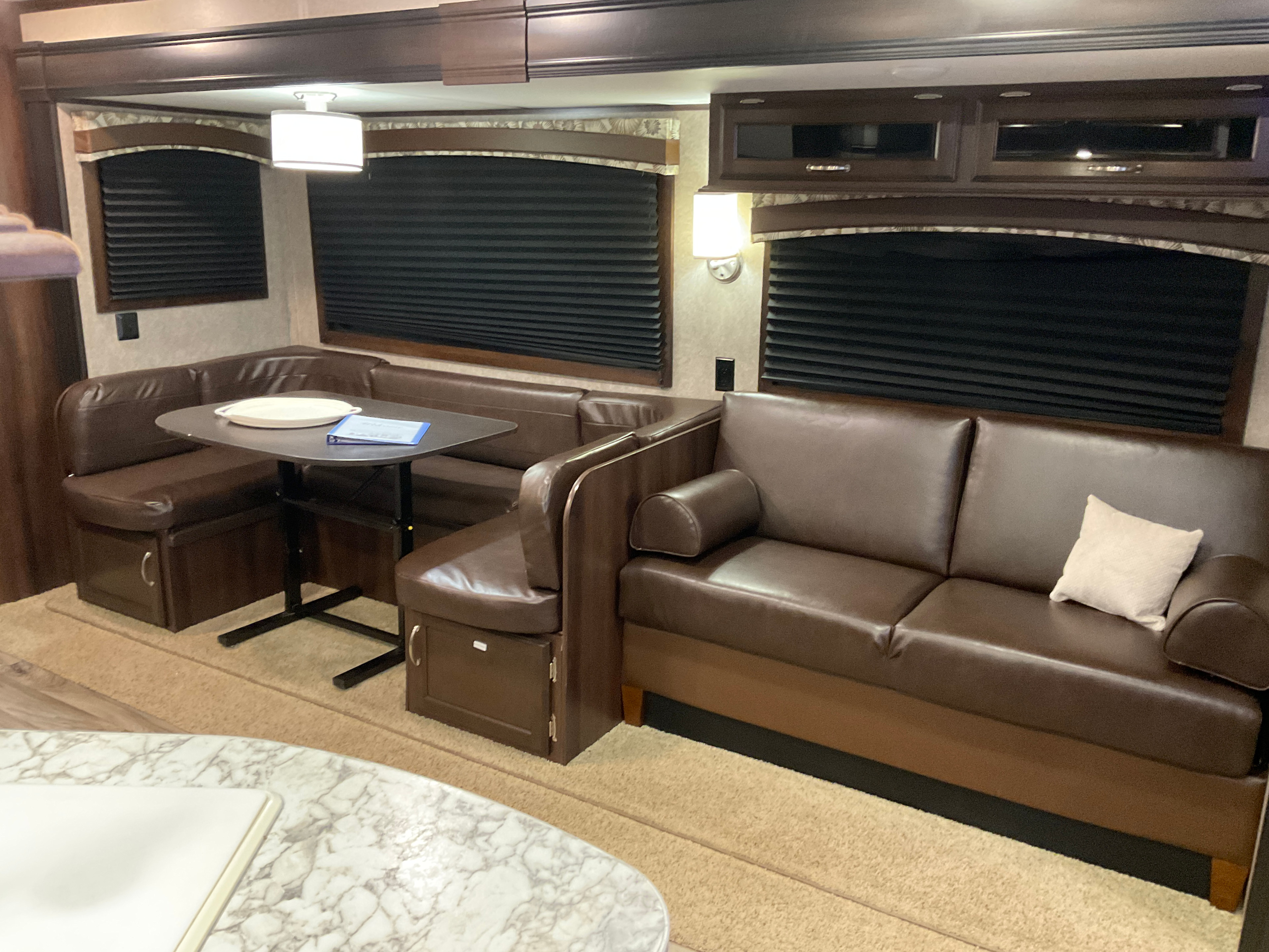Cozy Broken Bow RV