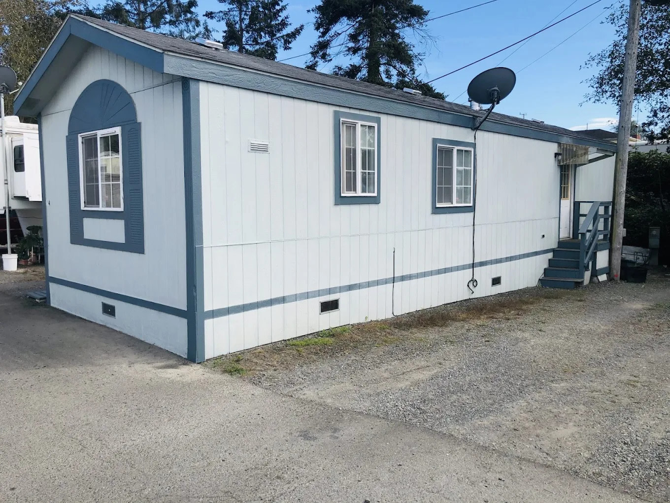 Eureka Mobile Village