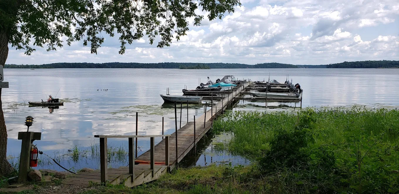 McLear's Cottage Colony and Campground