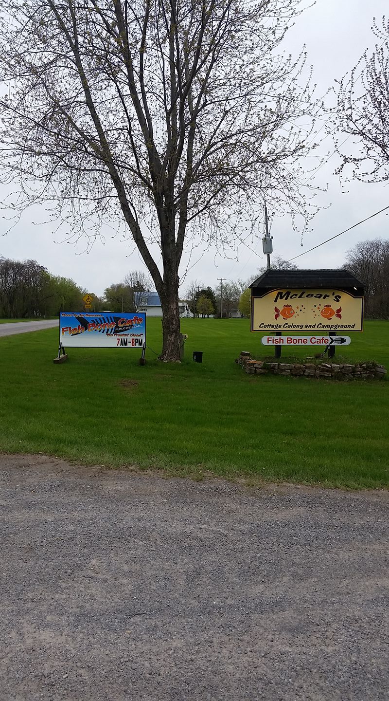 McLear's Cottage Colony and Campground