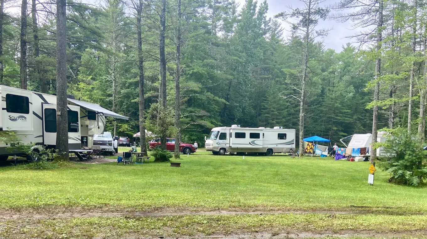 Whispering Pines Campsites & RV Park
