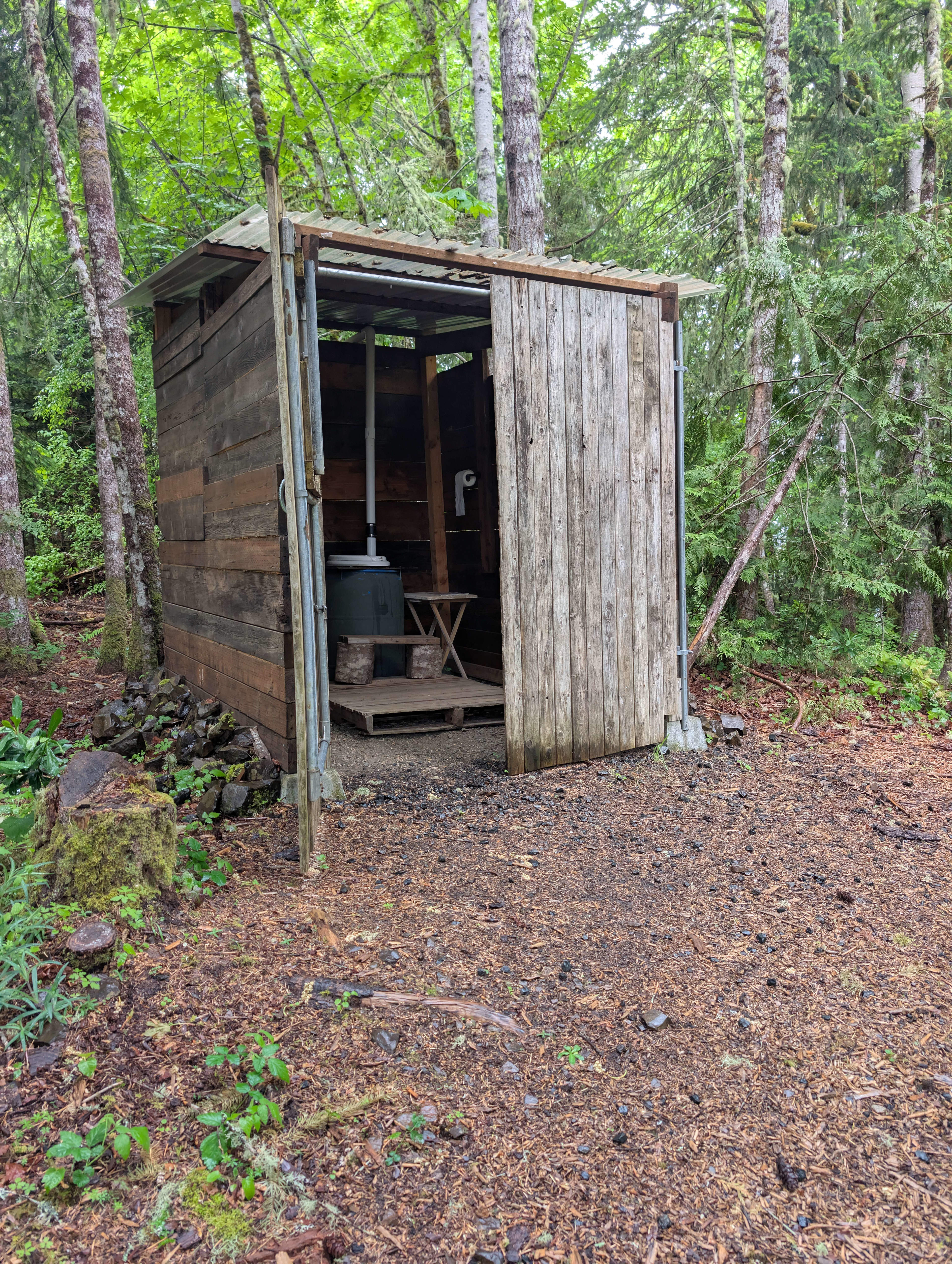 Composting toilet 