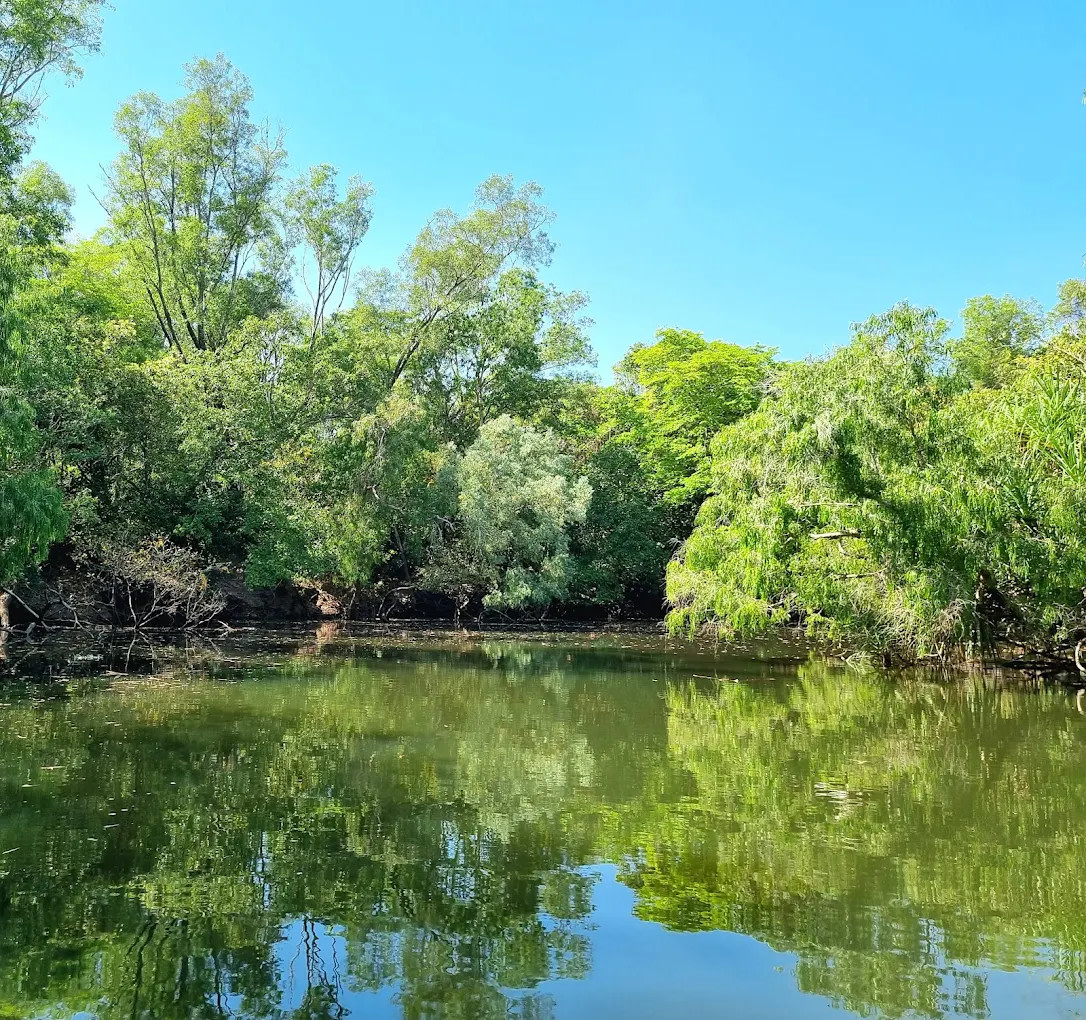 Two Jays Cara, Camp & Cabins