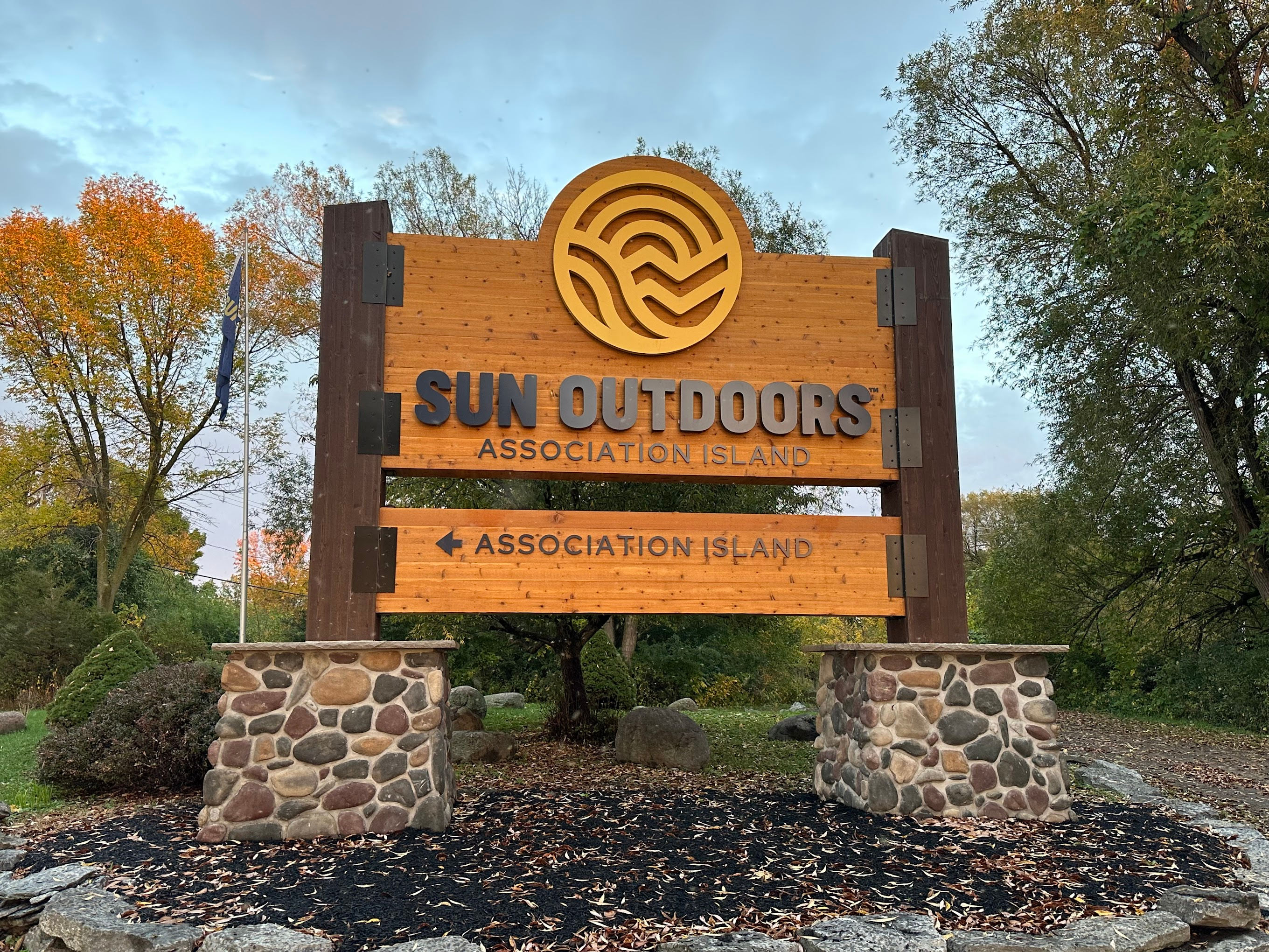 Sun Outdoors Association Island