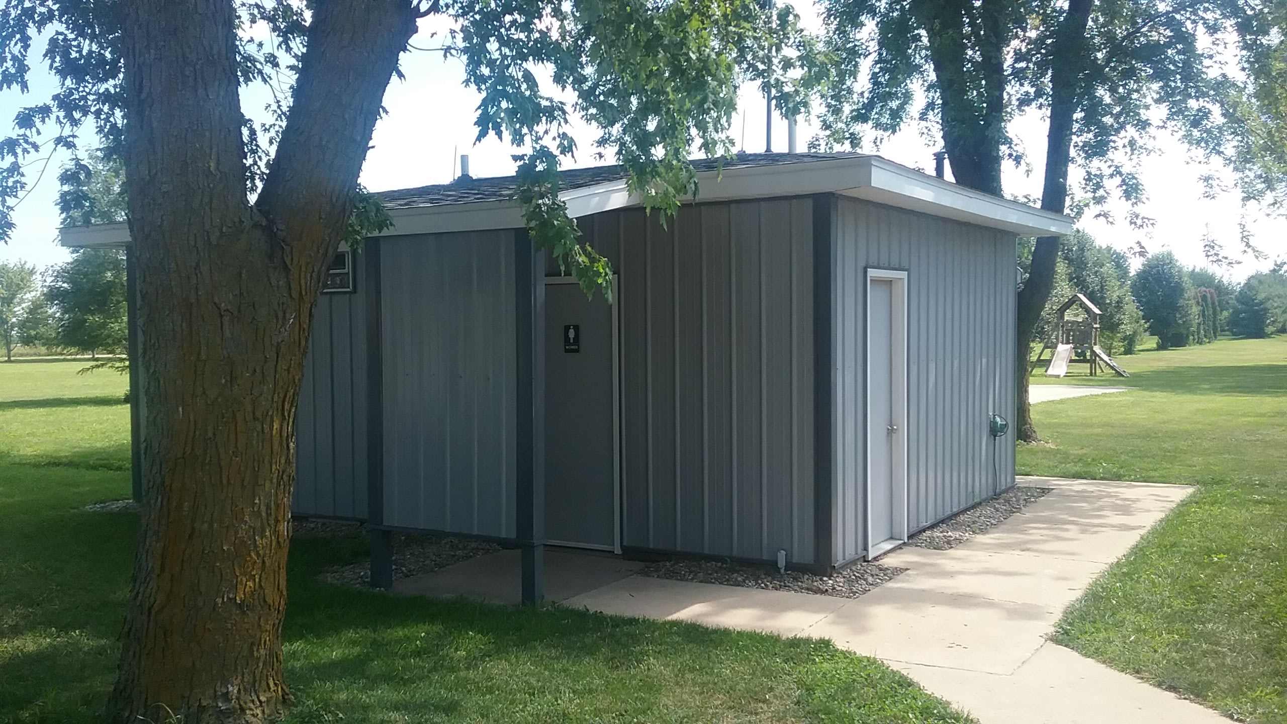 D & W Lake Camping and RV Park