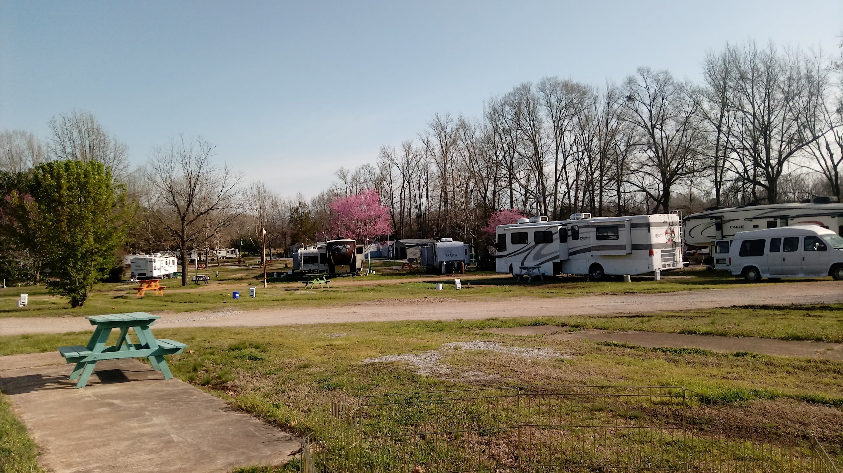 Frog Hollow Campground & RV Park
