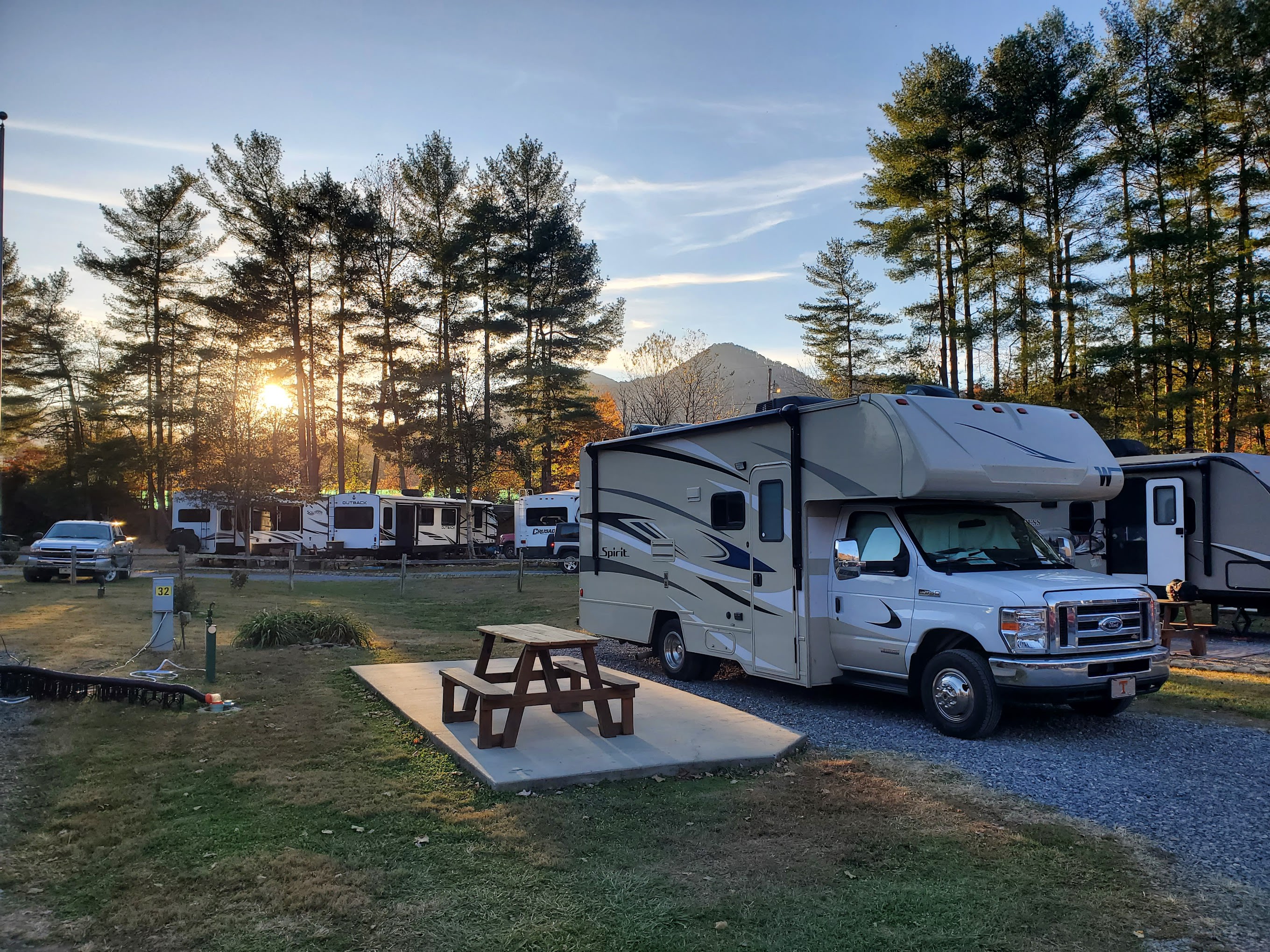 Creekwood Farm RV Park