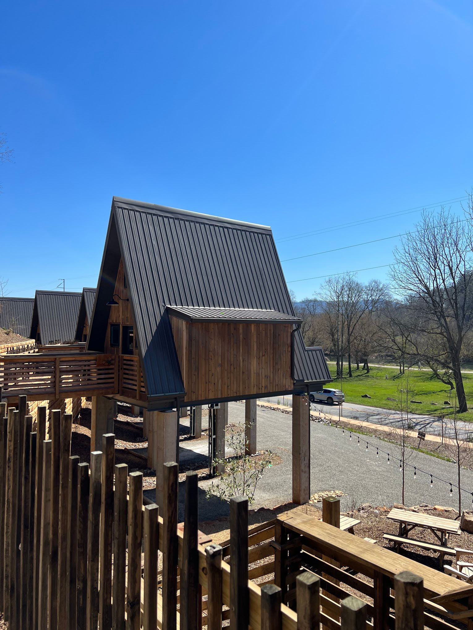Wrong Way River Lodge & Cabins
