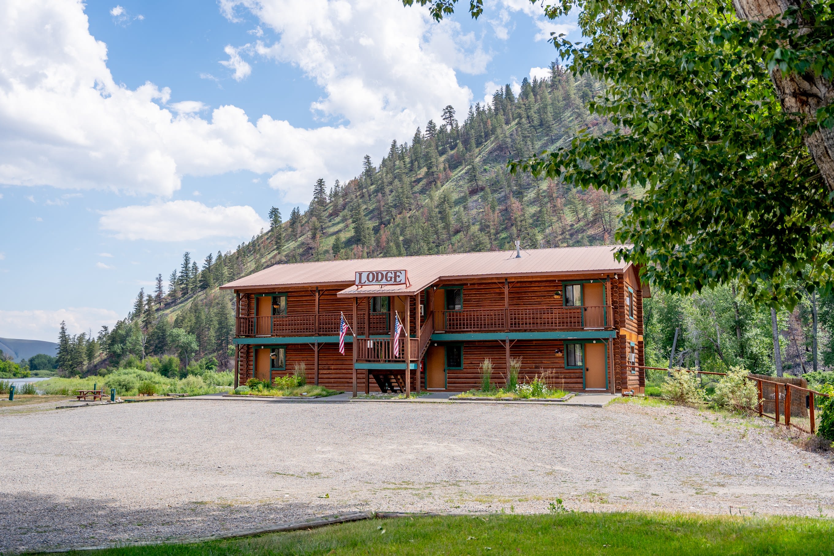 Rivers Fork Lodge and RV Park