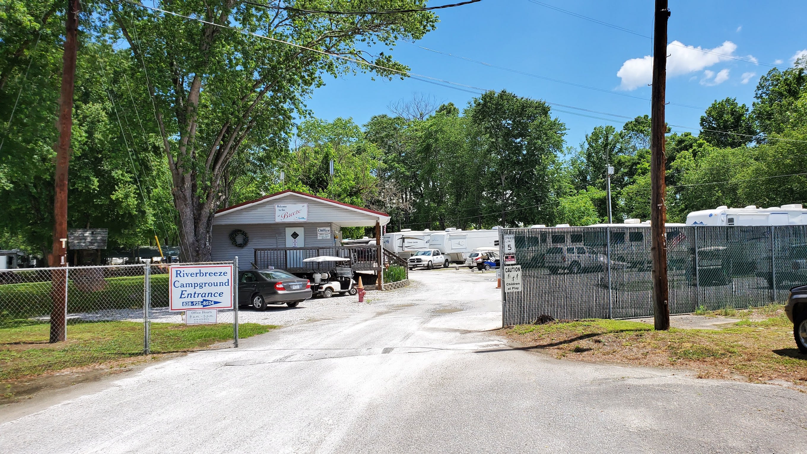 Riverbreeze Campground & RV Park