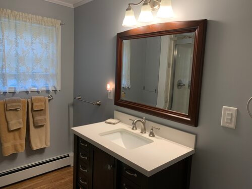 Nellie's Lakeside Retreat