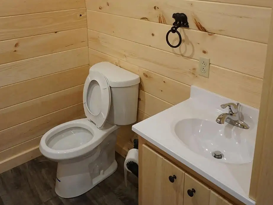 Family Cabin W/ Hobbit Home