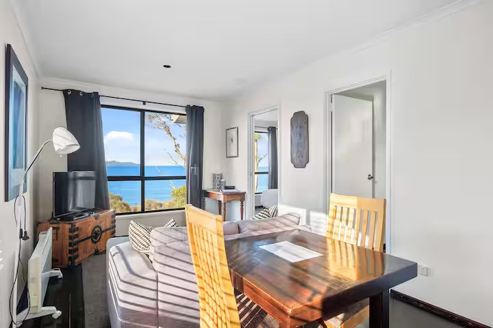 Hamptons on the Bay - Cabins 1-4