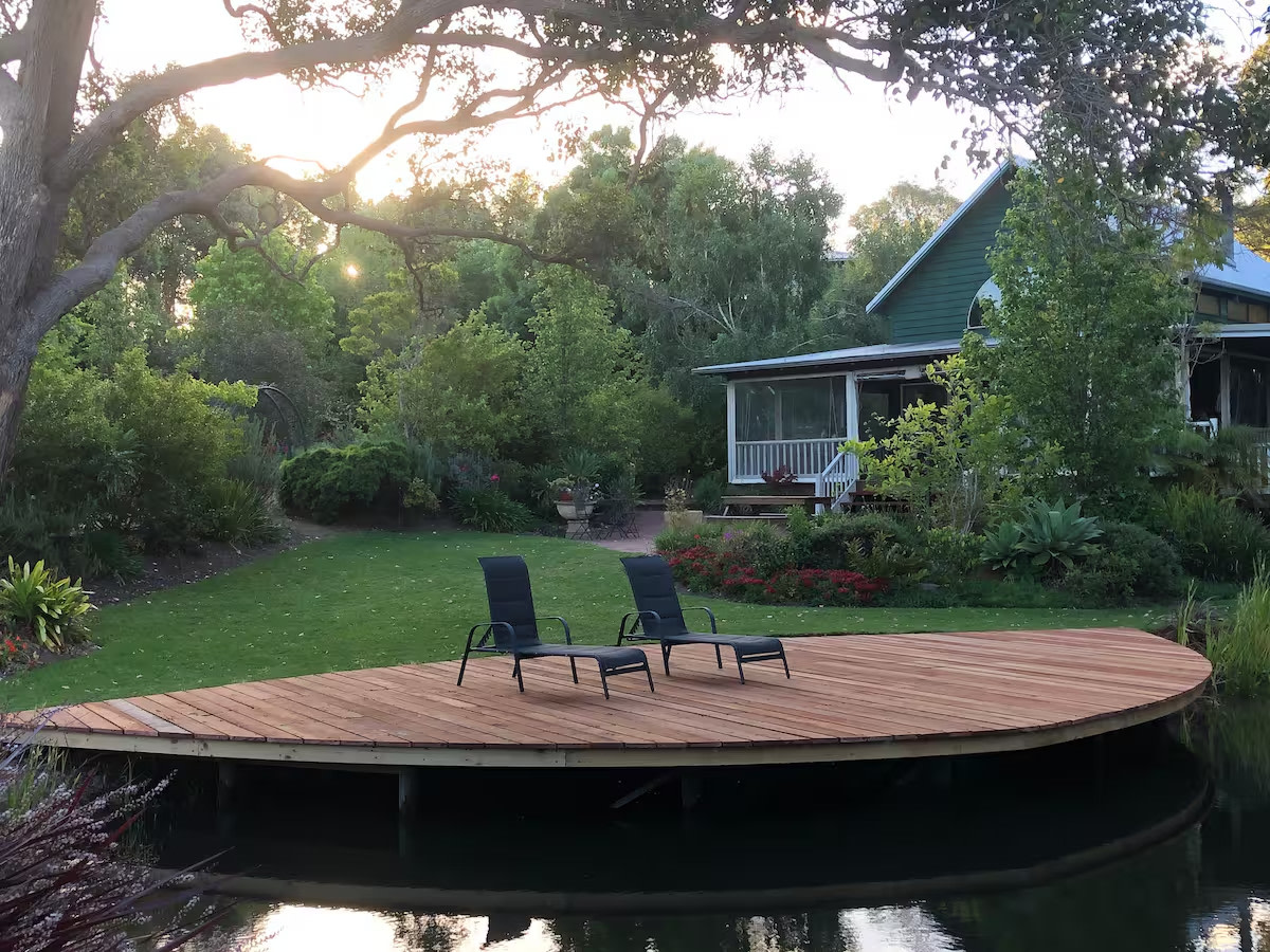 Lakeside Garden Chalet