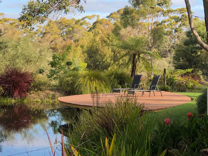 Lakeside Garden Chalet