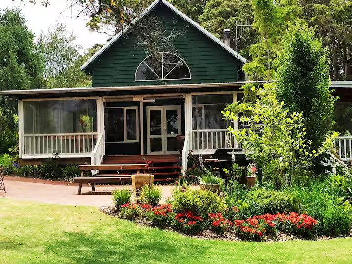 Lakeside Garden Chalet
