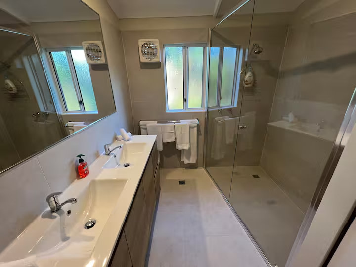 Lakeside Garden Chalet