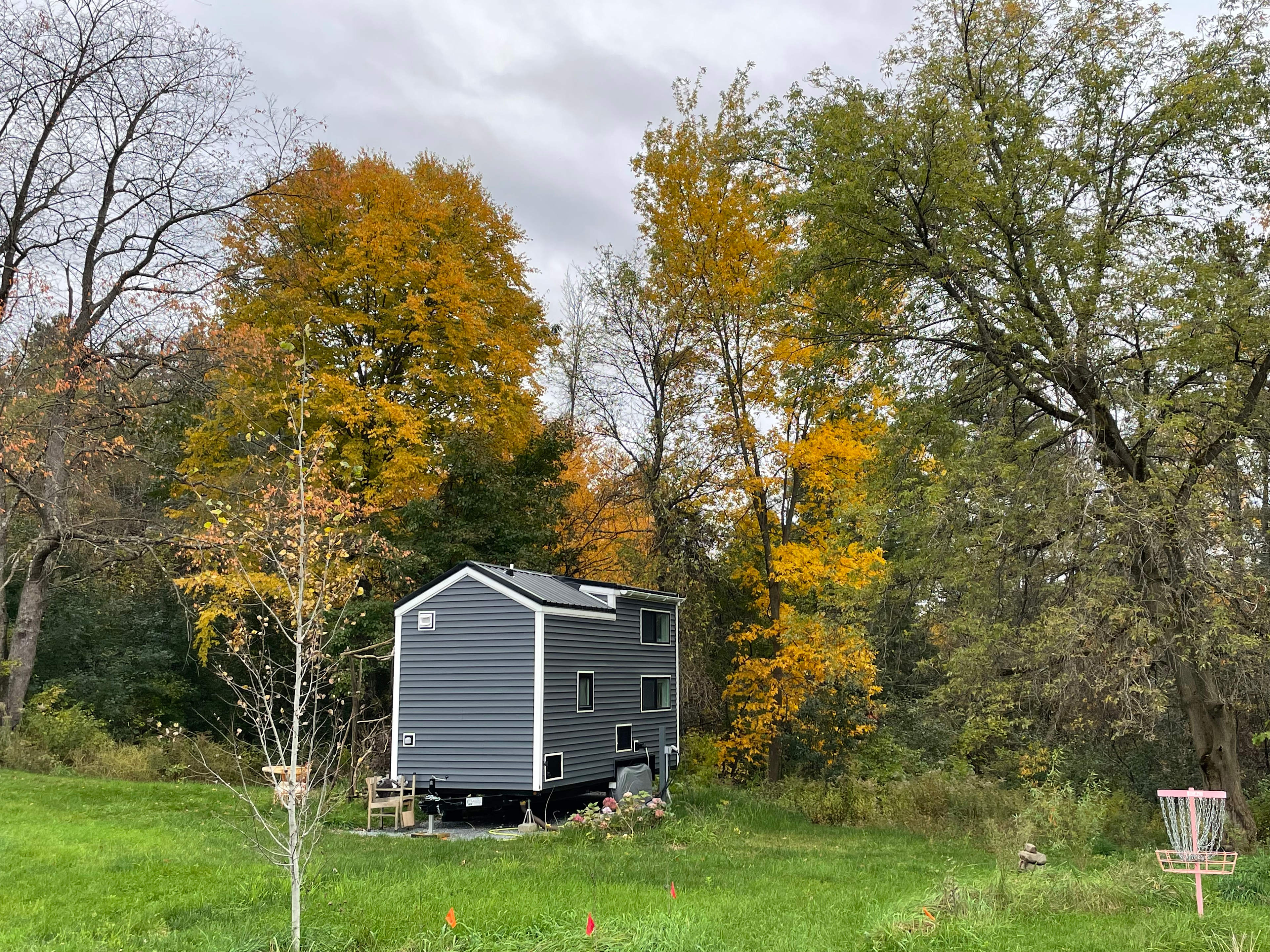 Fall is the absolute beset time of year at the Gourdchard House. We recommend mid-September through mid-October for the best leaf peeping!
