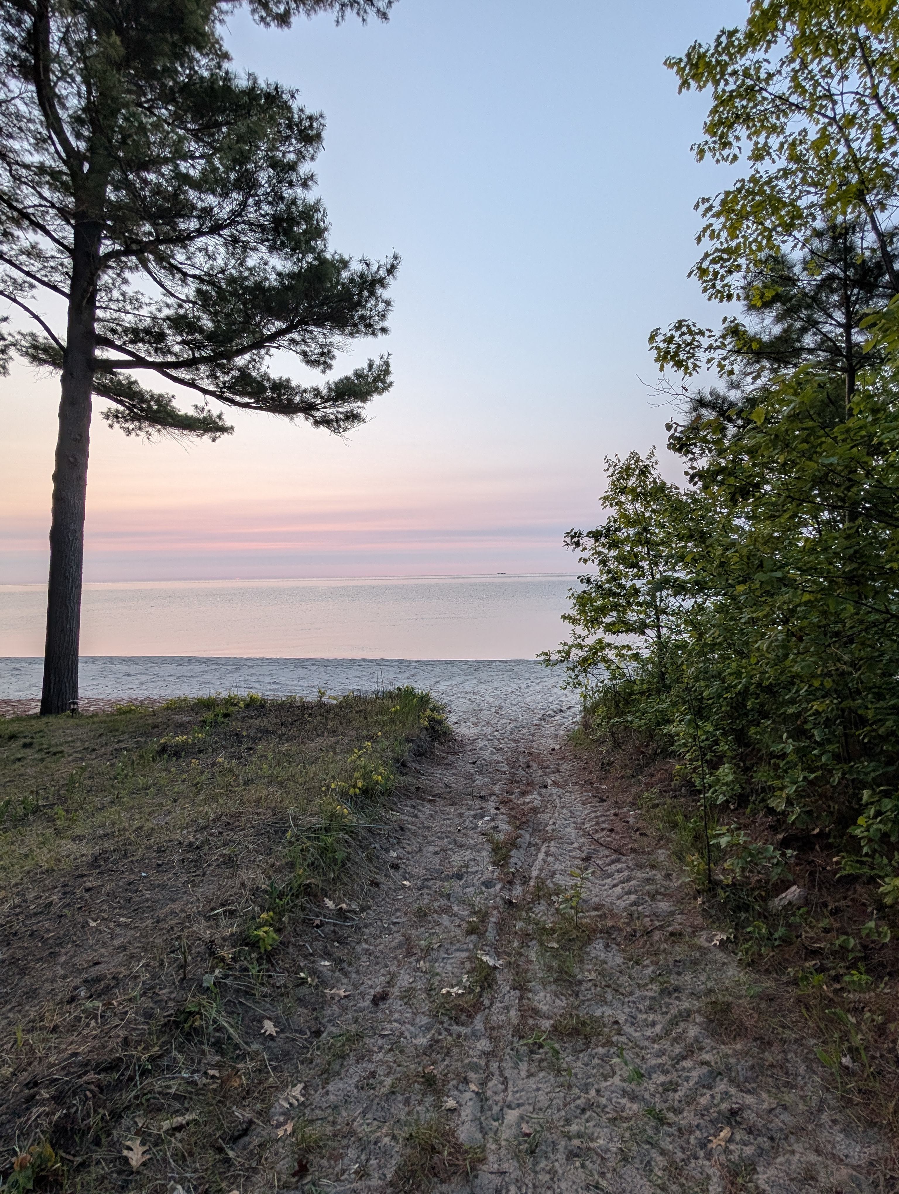 Lake Huron Wooded Retreat 🚗🏕️🏖️